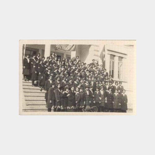 Orta Mektepli Kızlar Toplu Hatıra Fotoğraf