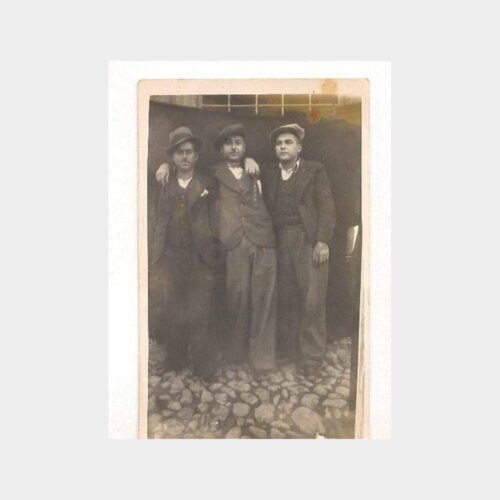 Taşra Eşrafından Üç Kişi Fotoğraf