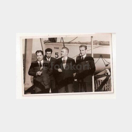 1943 Trak Vapurunda Bir Grup Fotoğraf