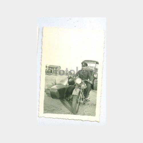 1940 Askeri Zırhlı ve Motorsikletli Fotoğraf