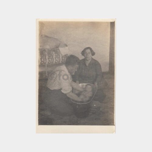 1930 Bebek Banyosu Konulu Fotoğraf