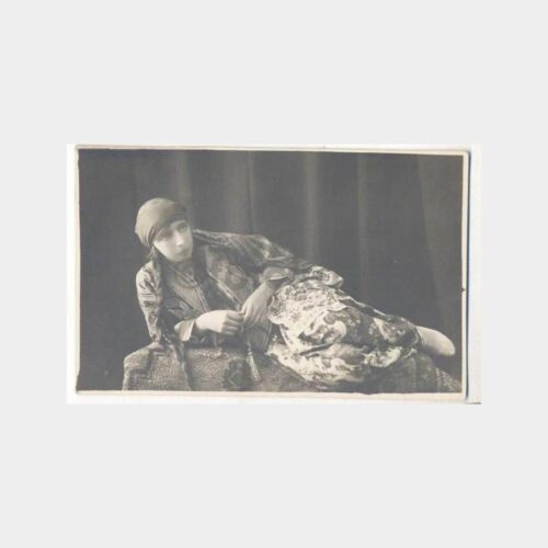 1929 Köylü Kızı Görünümlü Genç Kız Fotoğraf