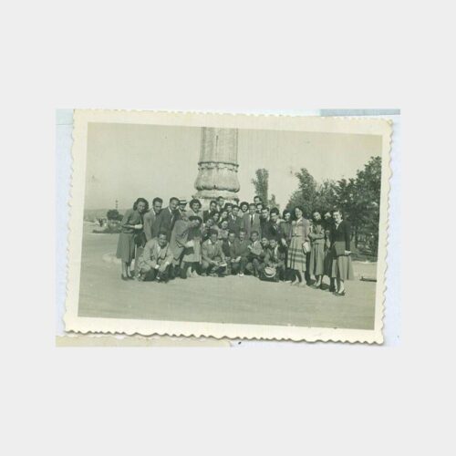 1950 İstanbul Üniversitesi Bahçesinde Grup Fotoğraf