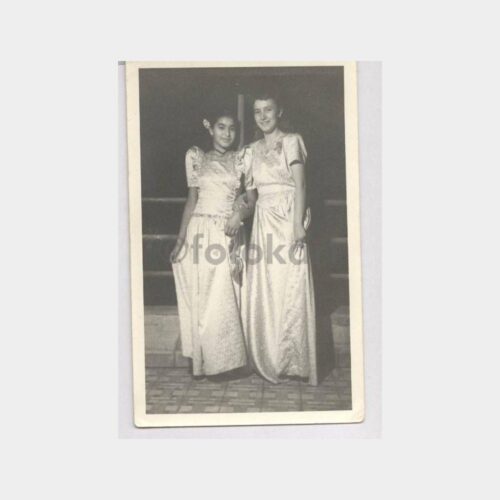 1946 Kız Lisesi Balosundan Görünüş Fotoğraf