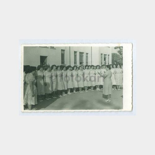 1955 Kız Okulu Müzik Korosu Görünüş Fotoğraf