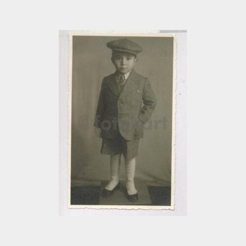 Şapkalı İlginç Çocuk Fotoğrafı