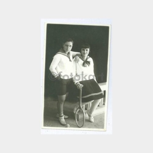 1927 Tenis Raketli Kızlar Görünüş Fotoğraf