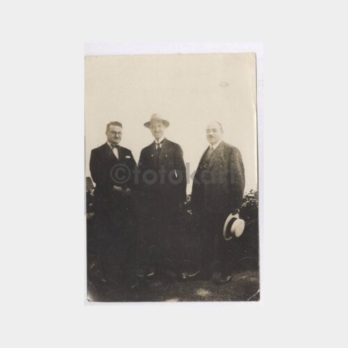 Üç Beyefendi Seyahat Konulu Fotoğraf