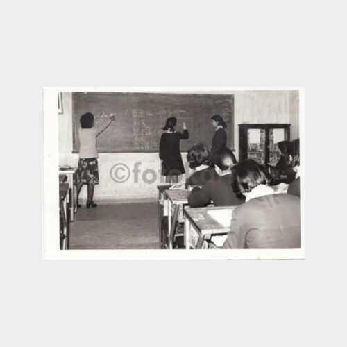 1968 Kız Lisesi Sınıfı - Geometri Dersinde Fotoğraf