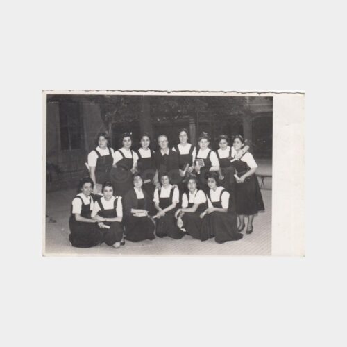 1940 Beyoğlu Foto Deanne Kız Öğrenci Konulu Fotoğrafı
