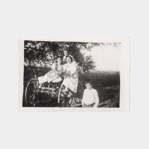 1930 Çiftlik Bahçesi Yaşam Konulu Fotoğraf