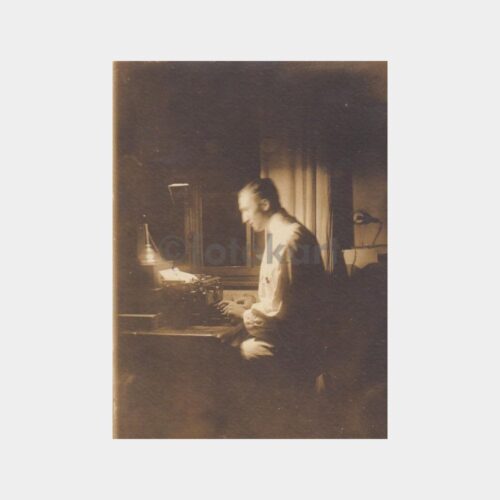 1920 Daktilo Yazan Okuyan Bay Fotoğrafı