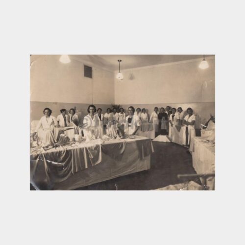 1940 Kız Sanat Biçki Dikiş Okulu Konulu Fotoğraf