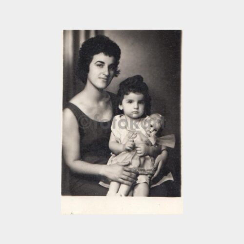 1959 Oyuncak Bebek Konulu Fotoğrafı