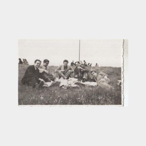 1947 Boğaziçi Sırtlarında Piknik Konulu Fotoğraf