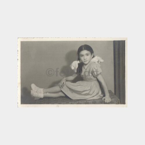 1949 Çocuk Giyimleri Konulu Fotoğraf