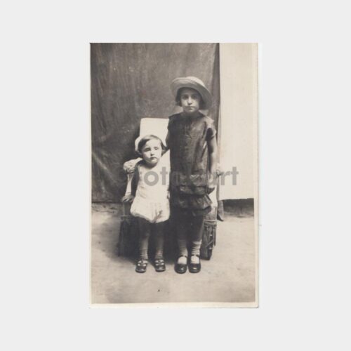 1930 Çocuk Giyimleri Konulu Fotoğraf