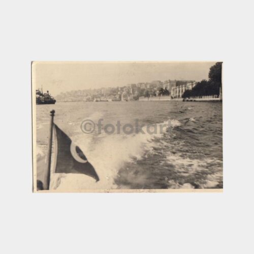 1940 Dolmabahçe Sahili Önlerinde Konulu Fotoğraf