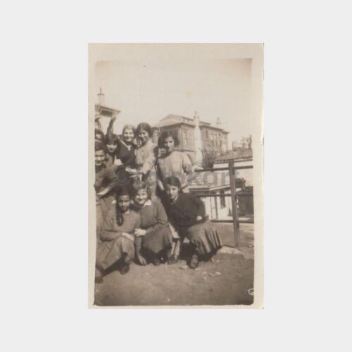 1932 İstanbul Kız Lisesi Grup Konulu Fotoğraf