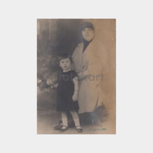 1932 Kız Çocuk Giyim Kültürü Konulu Fotoğraf