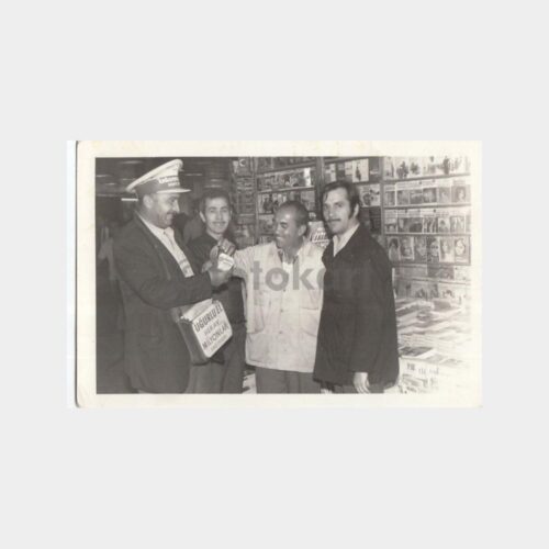 Seyyar Milli Piyango Bayii Konulu Fotoğraf