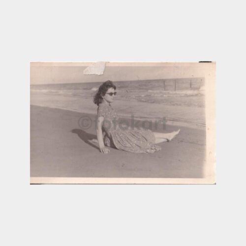sahilde-kadin